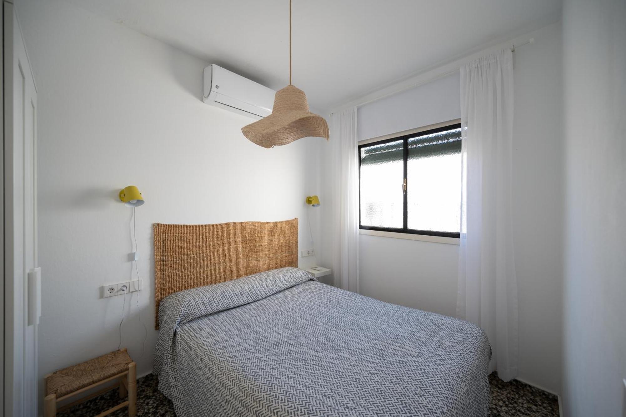 Traditional 2 Double Bed In Quiet Square